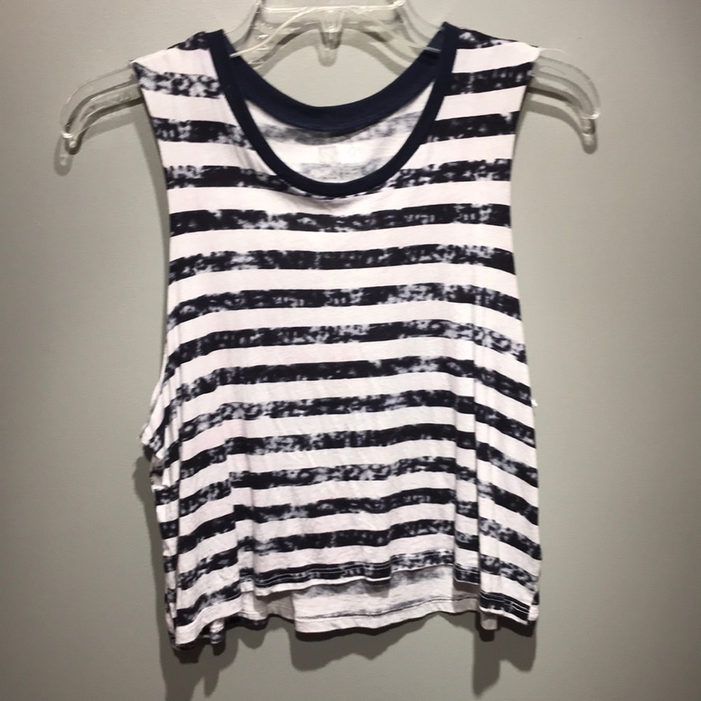 muscle tee navy blue and white strips